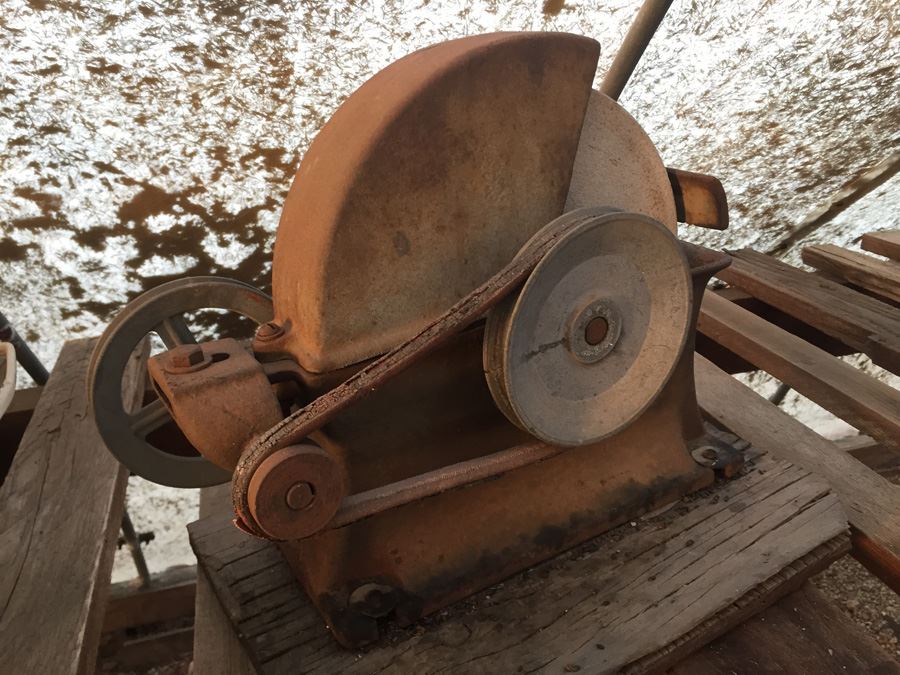 Old Grinding Wheel [Photo 12]