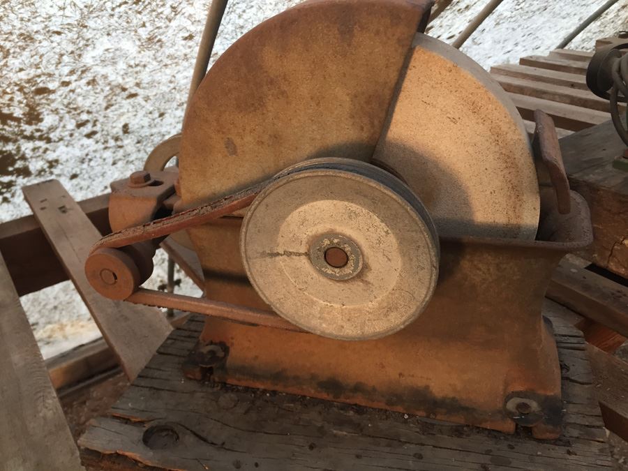 Old Grinding Wheel [Photo 3]