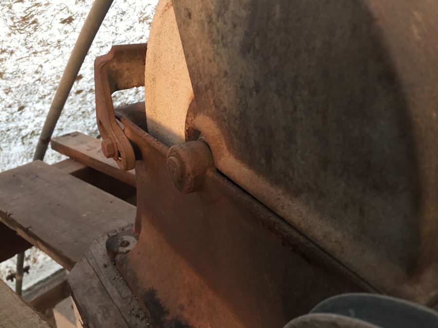 Old Grinding Wheel [Photo 10]