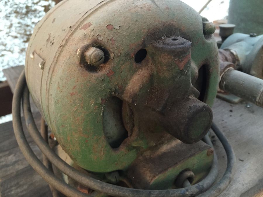 Old Water Pump [Photo 2]