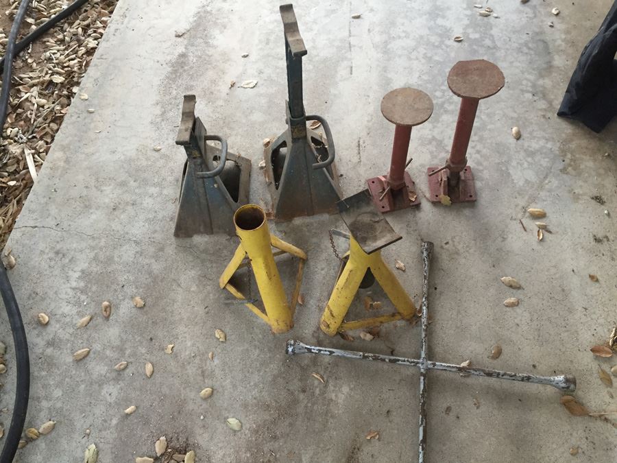 Car Jack Lot [Photo 1]