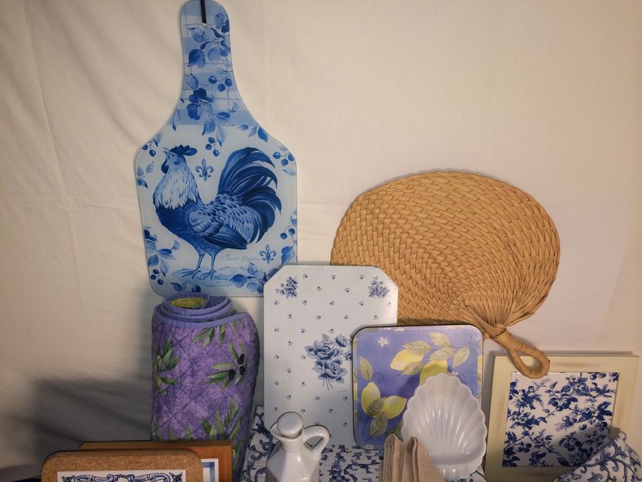 Blue & White Lot [Photo 3]