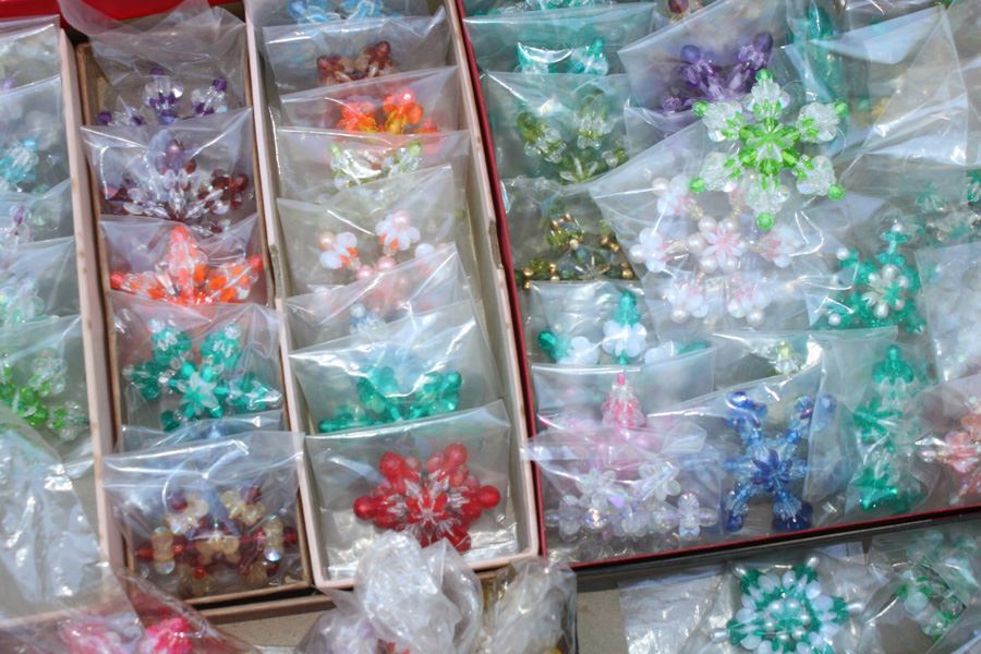 Huge Snowflake Assembly Parts Lot - 4 Boxes Filled [Photo 3]