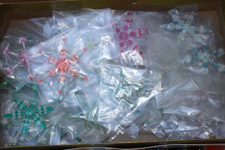 Huge Snowflake Assembly Parts Lot - 4 Boxes Filled [Photo 8]