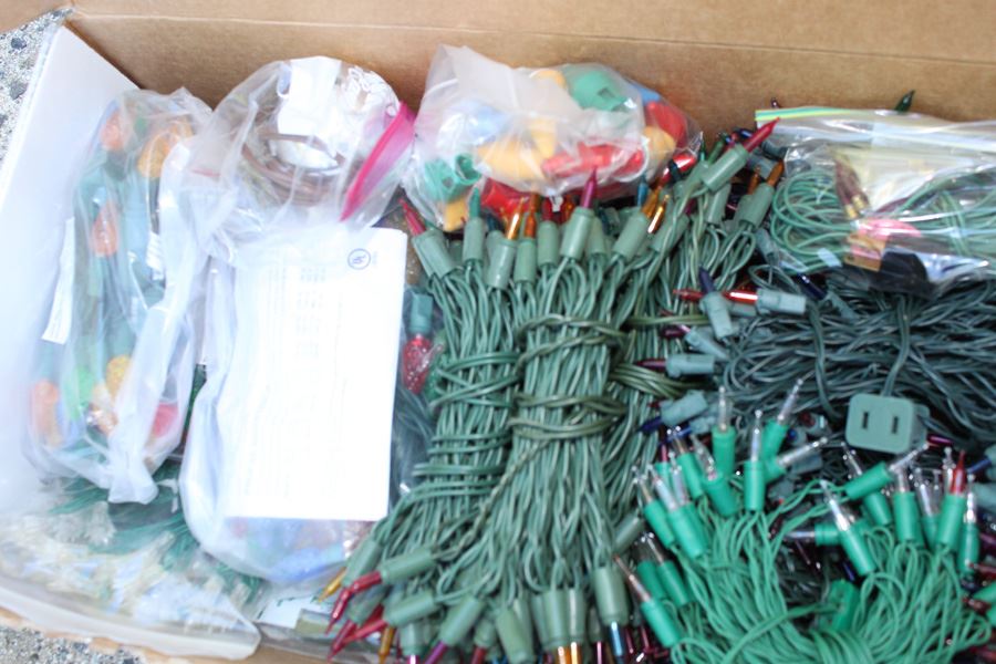 Christmas Lighting Lot [Photo 5]