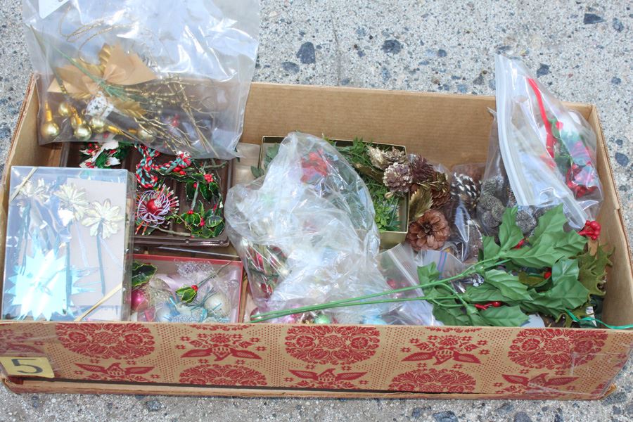 Christmas Decoration Lot [Photo 2]