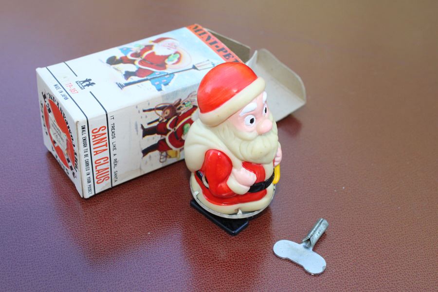 Mini-Pet Wind Up Santa Claus JAPAN With Box [Photo 2]