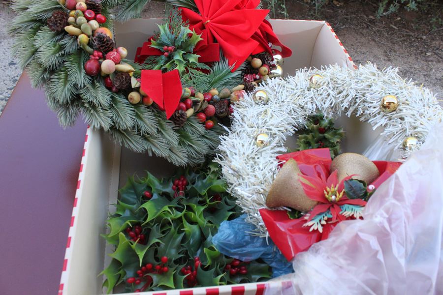 Christmas Decoration Lot [Photo 3]