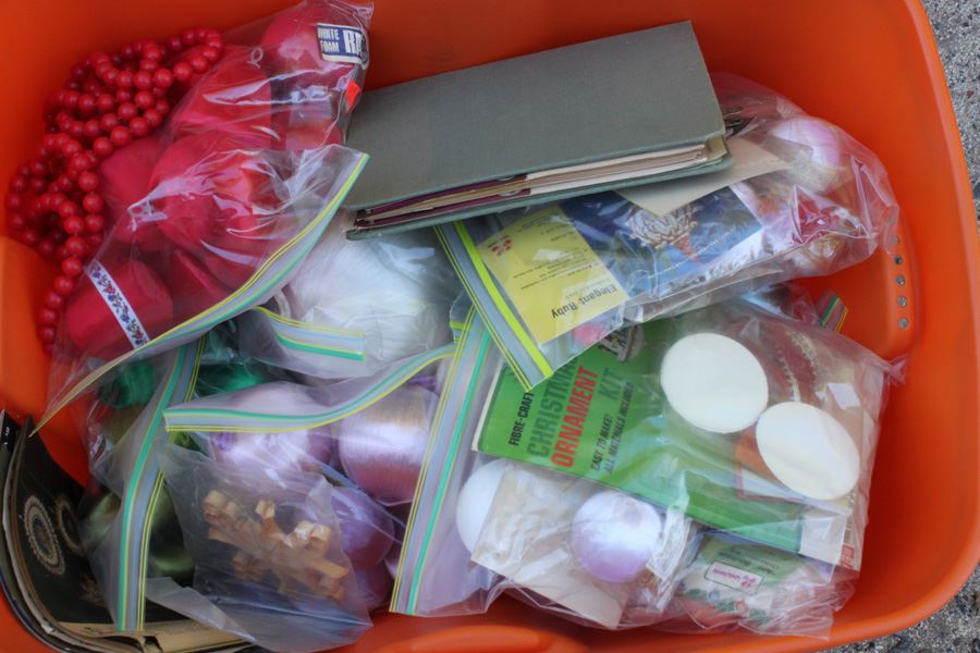 Christmas Ornament Ball Making Supplies [Photo 2]