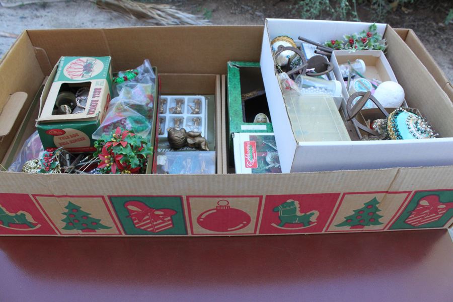 Christmas Decoration Lot [Photo 1]