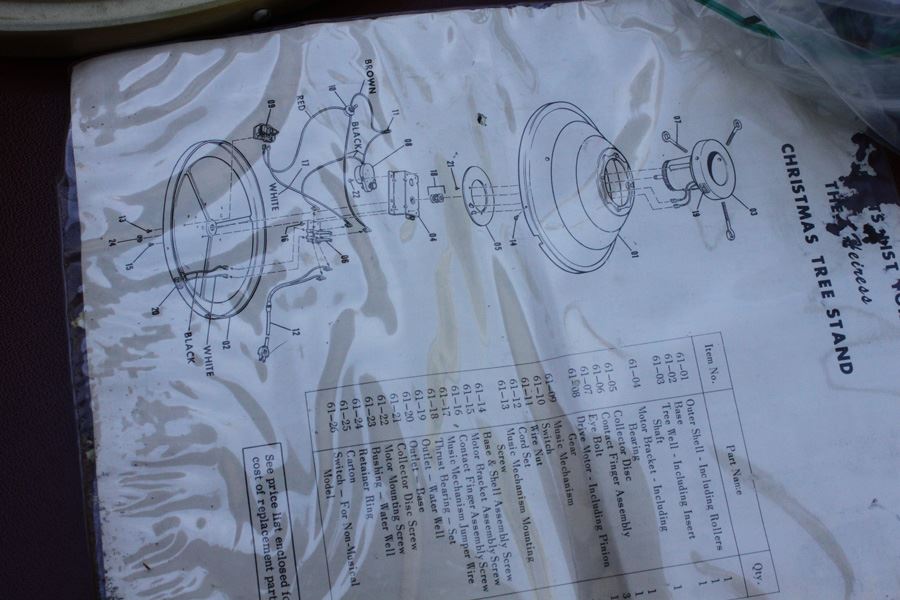 Heiress Rotating Christmas Tree Stand [Photo 3]