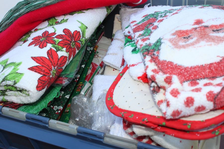 Christmas Lot [Photo 4]