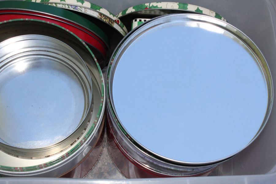Christmas Tin Lot [Photo 4]