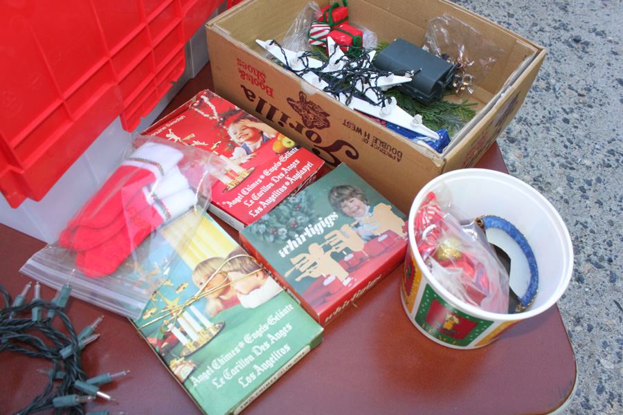 Christmas Decoration Lot [Photo 1]