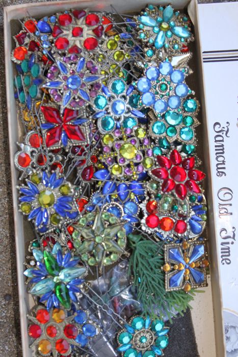 Framed Lighted Christmas Tree With Box Full Of Hand Made Decorations For Tree [Photo 4]