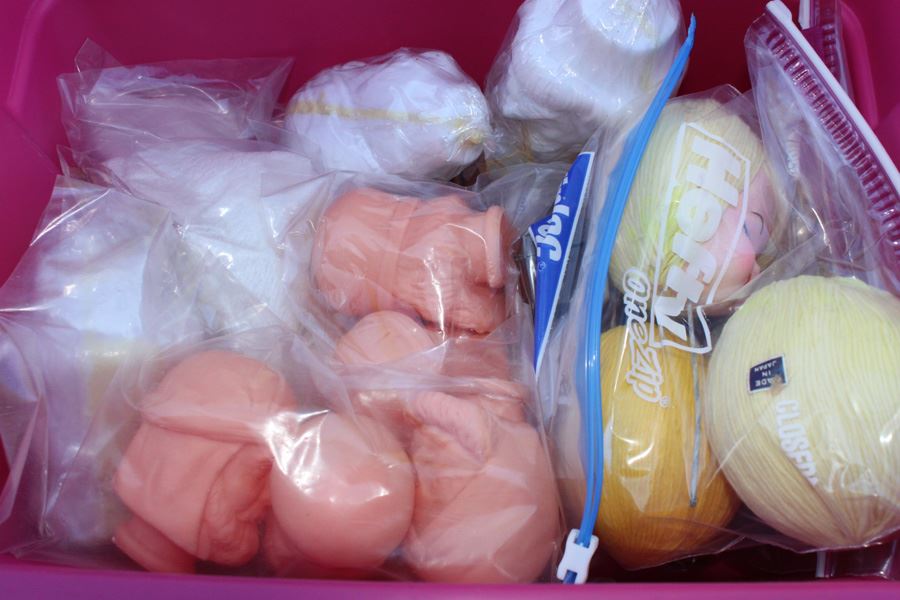 Plastic Doll Figure Parts Lot [Photo 4]