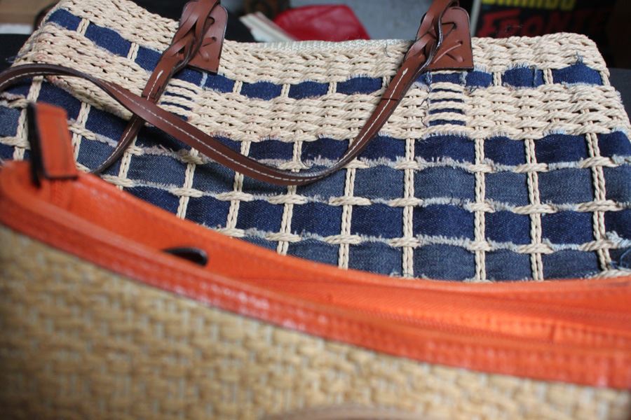 Handbag Lot 1 [Photo 4]