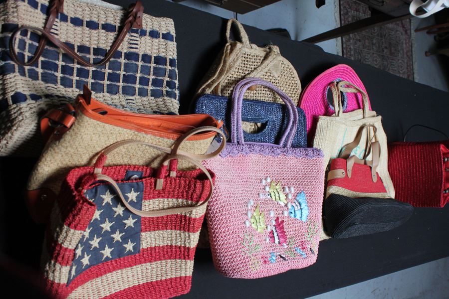 Handbag Lot 1 [Photo 2]
