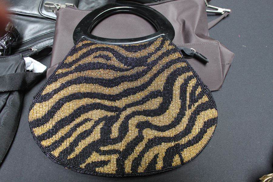 Handbag Lot 4 [Photo 3]
