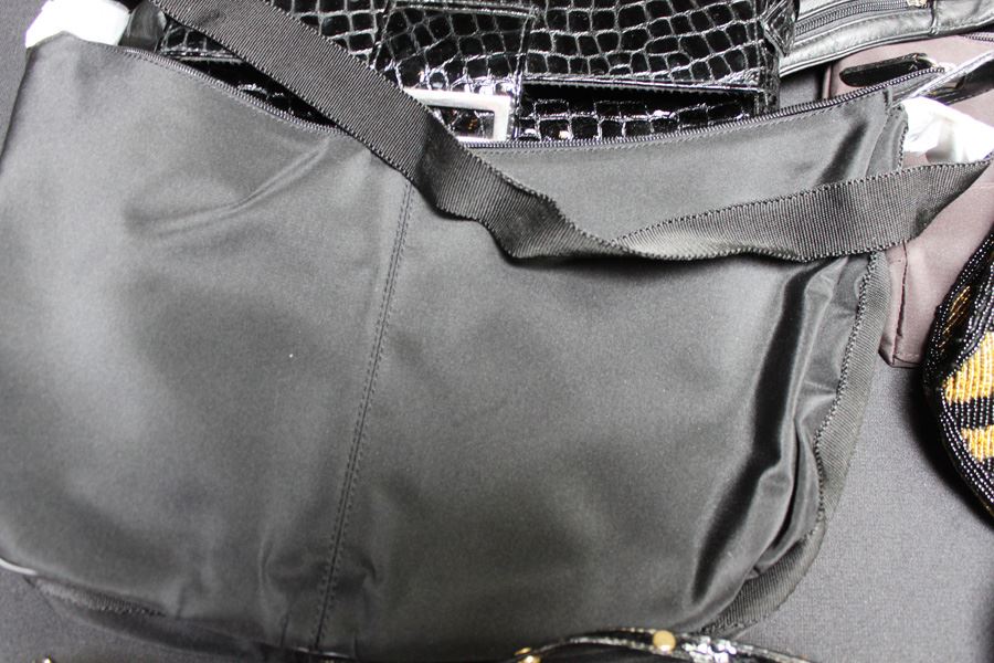 Handbag Lot 4 [Photo 4]