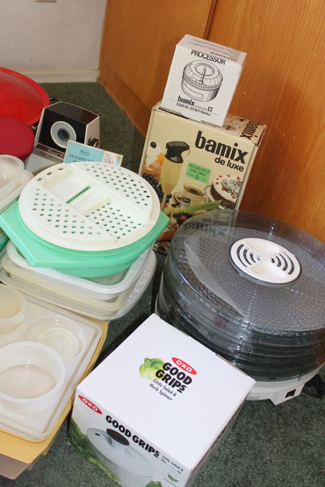 Huge Kitchen Appliance Lot [Photo 2]