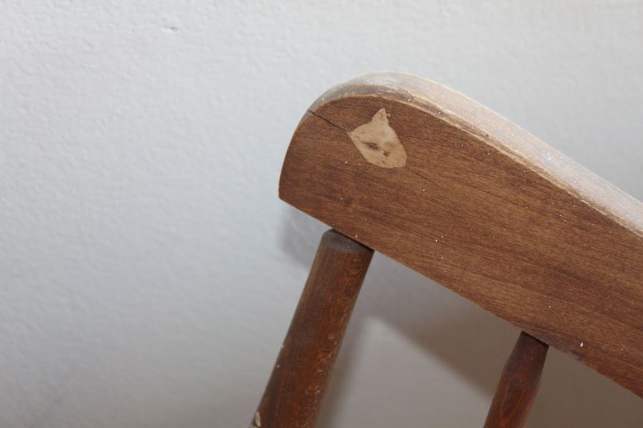 Small Drop Leaf Kitchen Table With 2 Chairs [Photo 4]