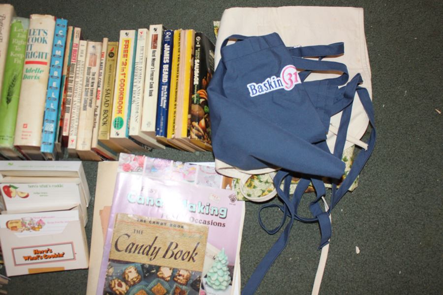 Cookbook Lot [Photo 4]