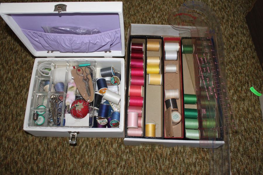Sewing Supply Lot [Photo 2]