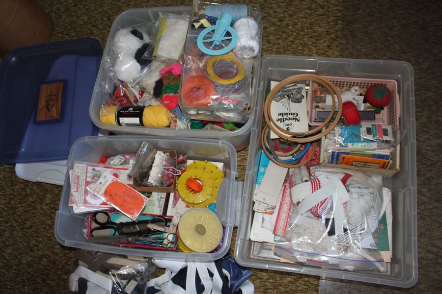 Knitting Sewing Craft Lot [Photo 1]