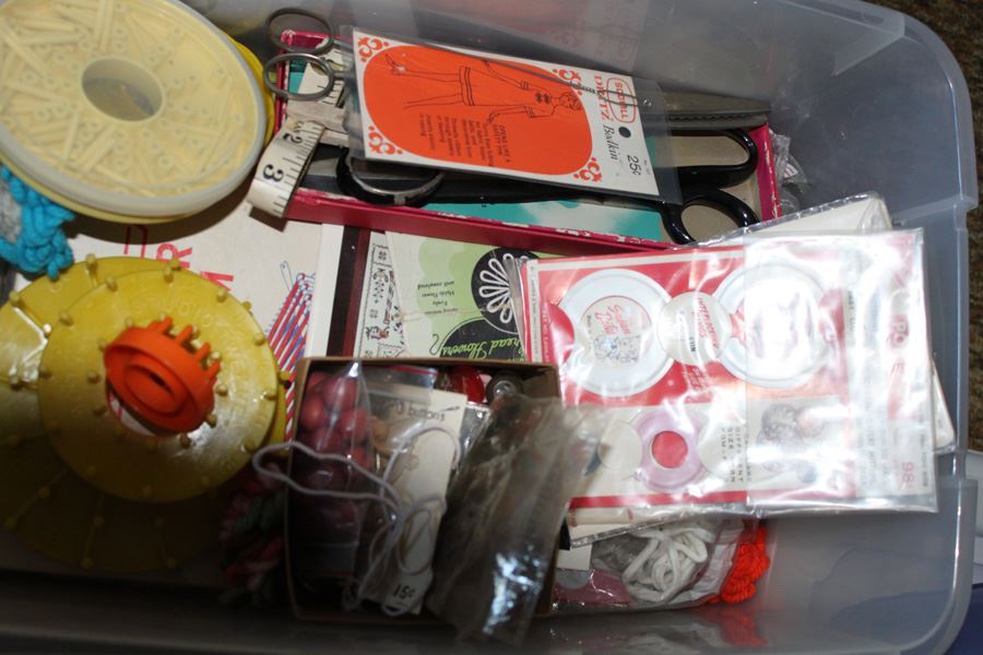 Knitting Sewing Craft Lot [Photo 3]
