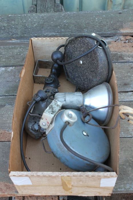 Vintage Industrial Lights With Retractable Extension Cords [Photo 2]