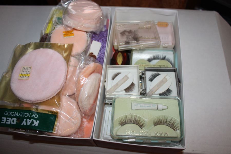 Fake Eyelash Lot [Photo 1]