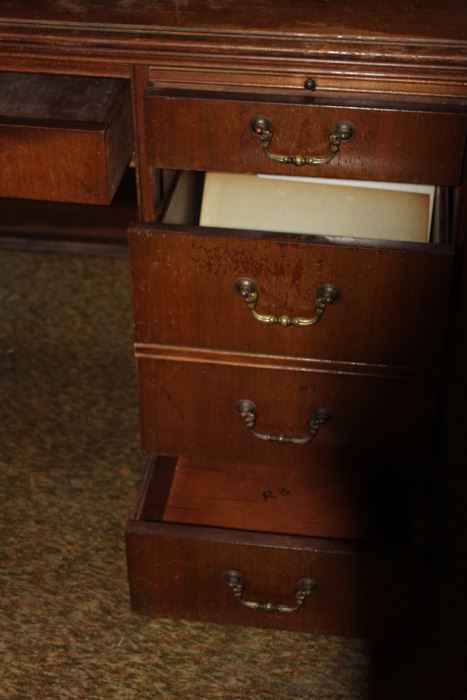 Vintage Wooden Desk [Photo 5]