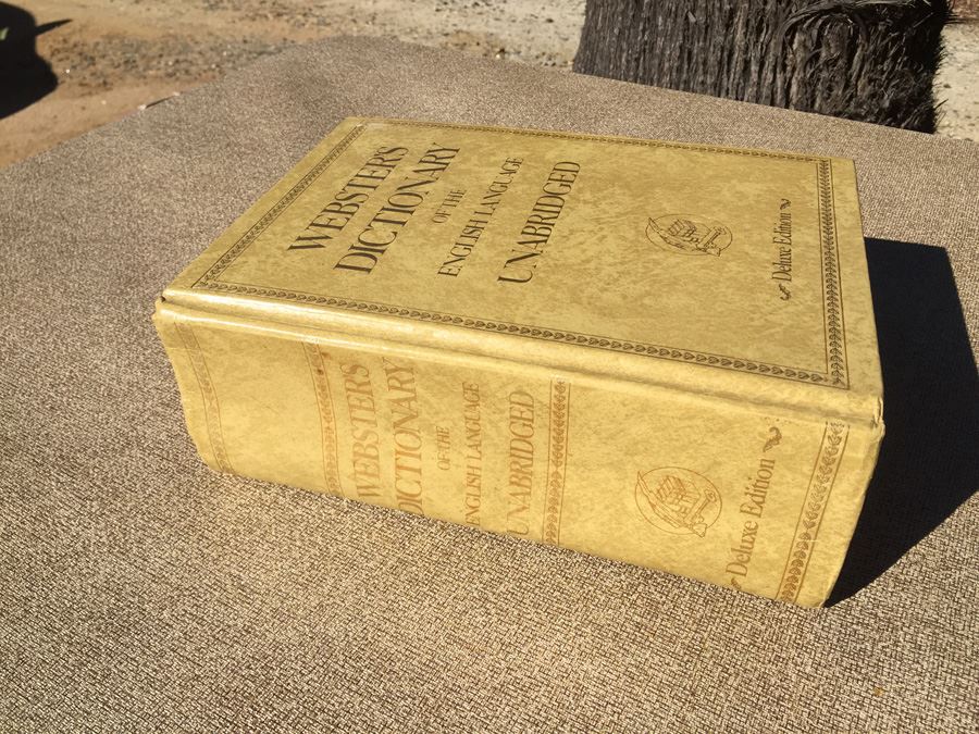 Vintage 1977 Webster's Dictionary Deluxe Edition [Photo 2]