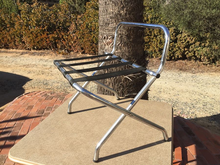 Luggage Stand [Photo 2]