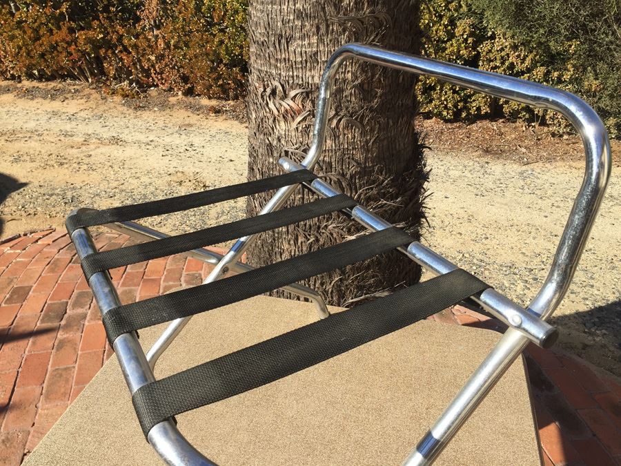 Luggage Stand [Photo 3]