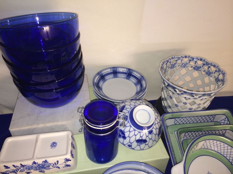 Blue & White Lot [Photo 3]