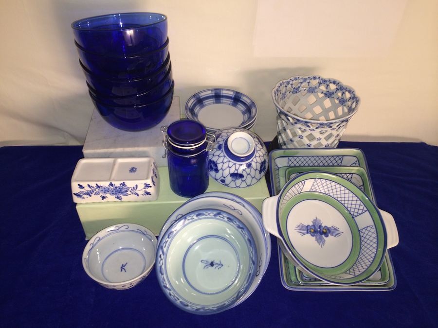 Blue & White Lot [Photo 2]