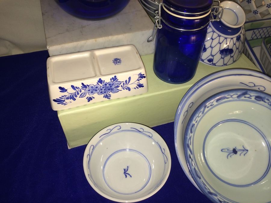 Blue & White Lot [Photo 5]