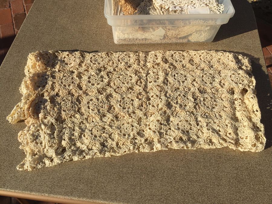 Vintage Hand Made Crochet Lot Tablecloths Runners  [Photo 4]