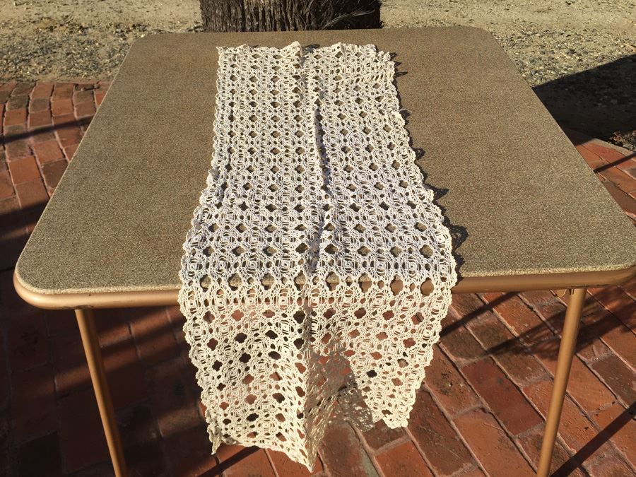 Vintage Hand Made Crochet Lot Tablecloths Runners  [Photo 10]