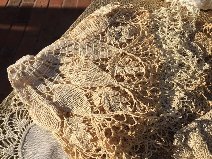 Vintage Hand Made Crochet Lot Tablecloths Runners  [Photo 17]
