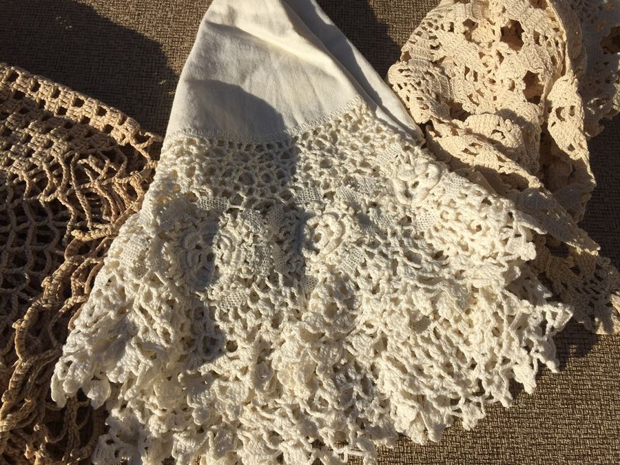 Vintage Hand Made Crochet Lot Tablecloths Runners  [Photo 13]