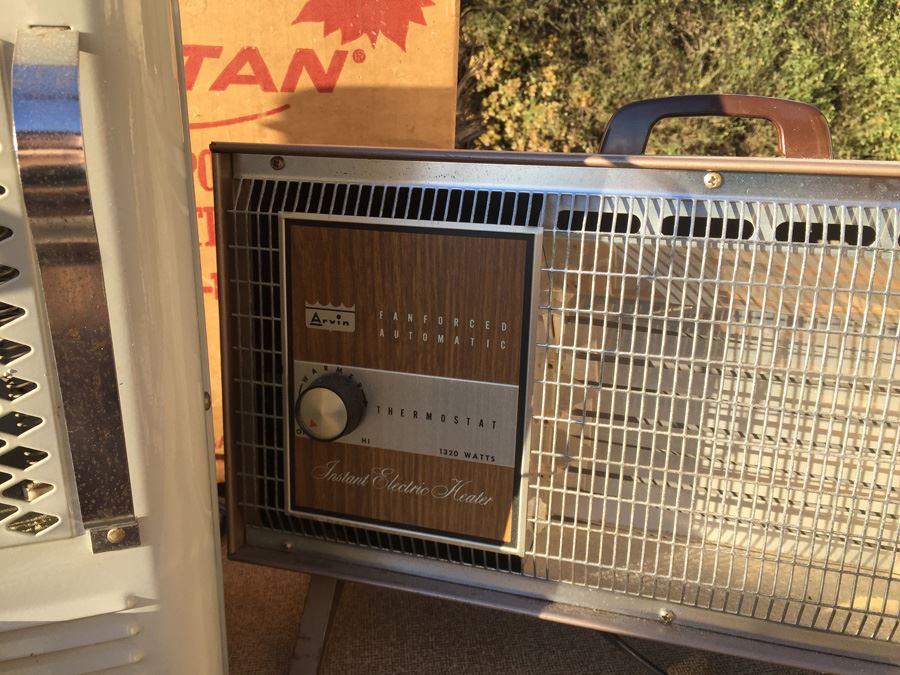 Vintage Portable Electric Heaters (One With Box) [Photo 4]