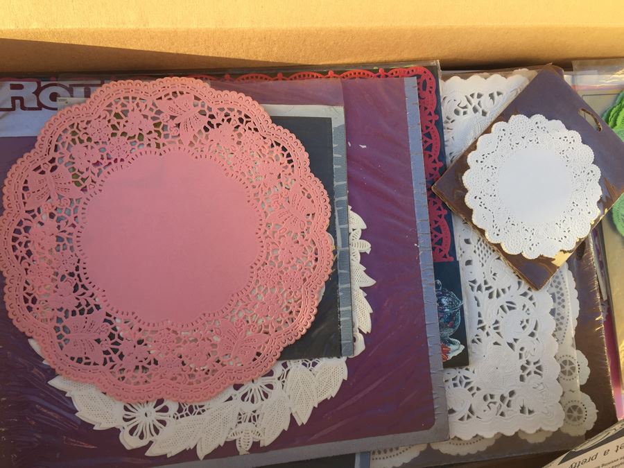Foils And Doilies Lot [Photo 11]