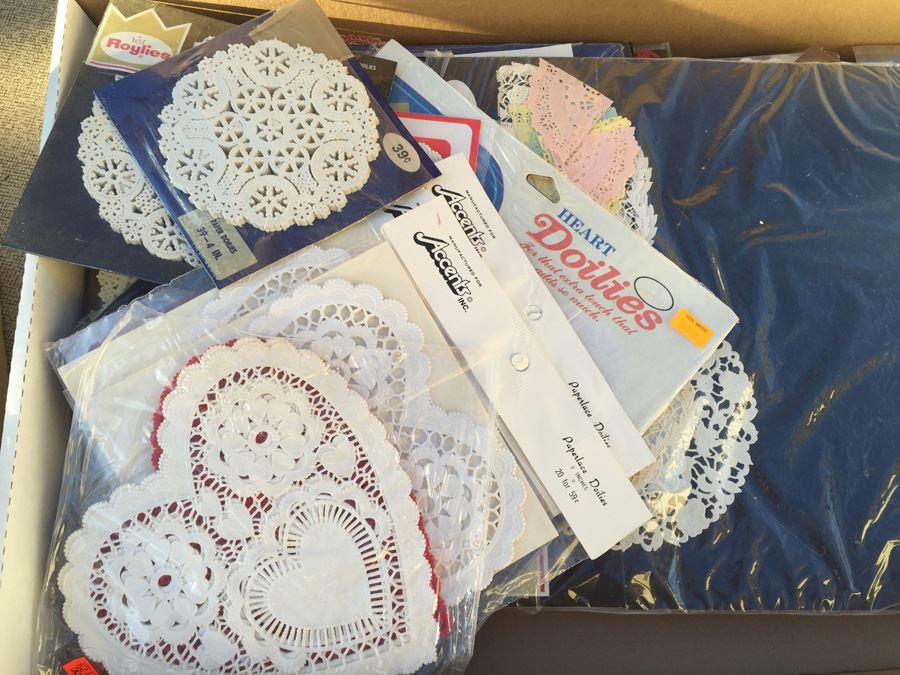 Foils And Doilies Lot [Photo 9]