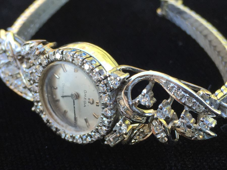 Ladies 18K White Gold Omega Geneve Watch Covered In Diamonds [Photo 11]