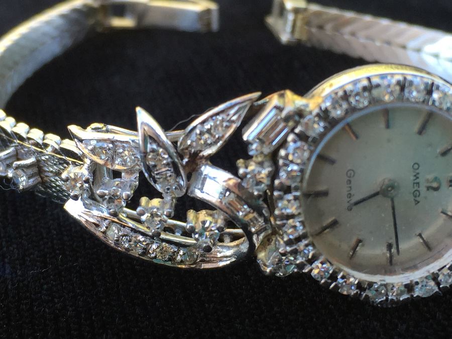 Ladies 18K White Gold Omega Geneve Watch Covered In Diamonds [Photo 5]