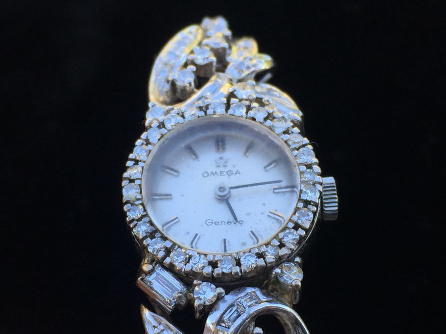 Ladies 18K White Gold Omega Geneve Watch Covered In Diamonds [Photo 16]