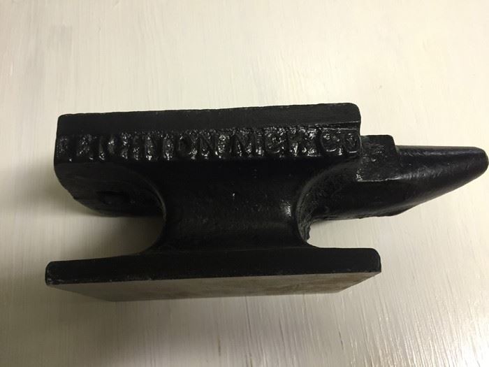 Vintage Black Anvil [Photo 6]